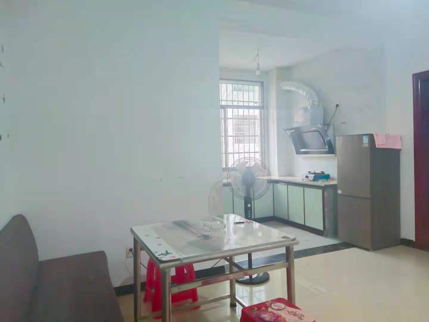 檀山湾小区  2室1厅1卫    800.0元/月 檀山湾小区  2室1厅1卫    800.0元/月室内图