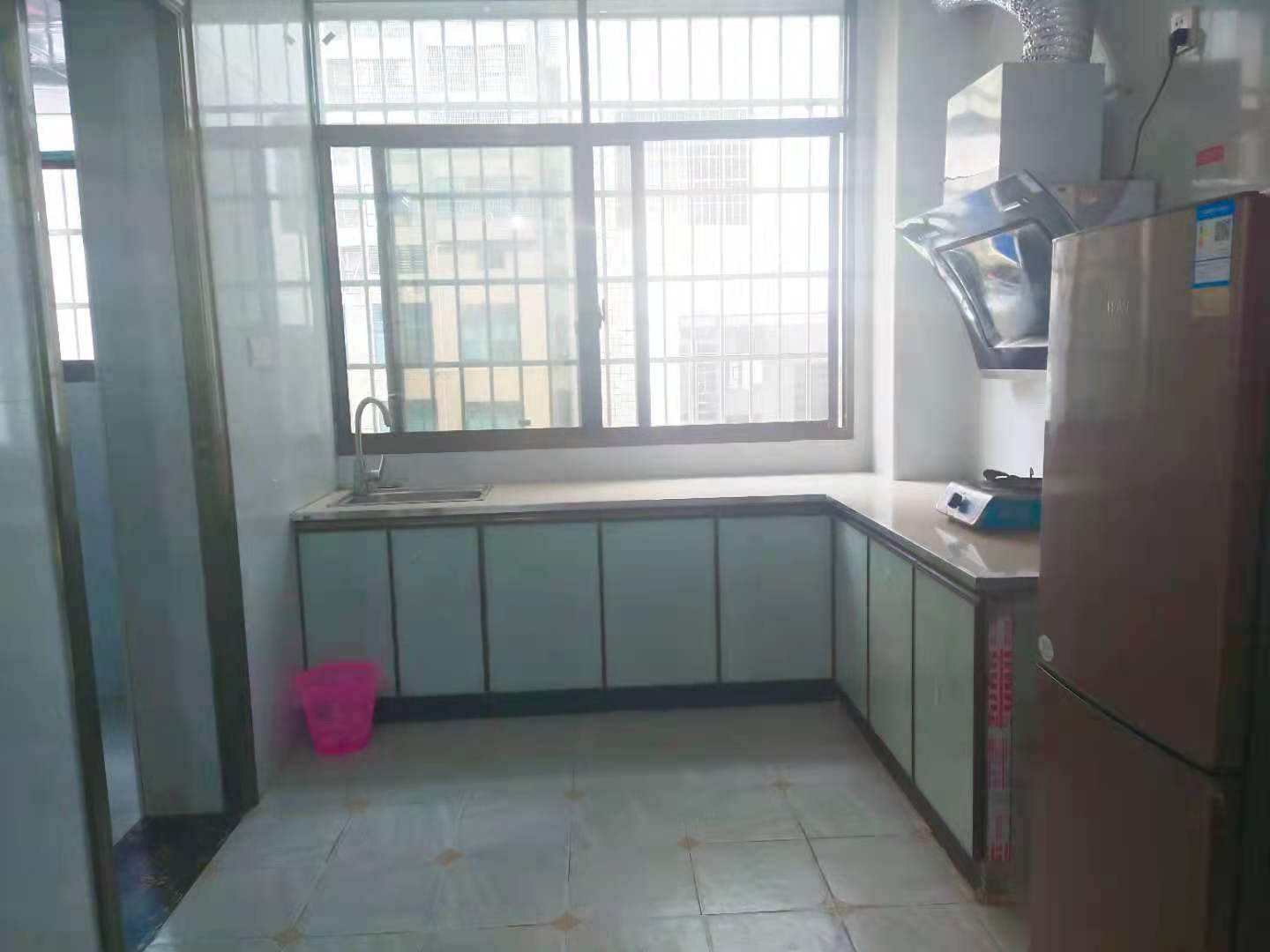 檀山湾小区  2室1厅1卫    800.0元/月 檀山湾小区  2室1厅1卫    800.0元/月室内图