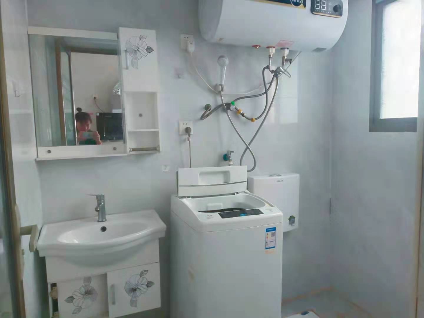 檀山湾小区  2室1厅1卫    800.0元/月 檀山湾小区  2室1厅1卫    800.0元/月室内图