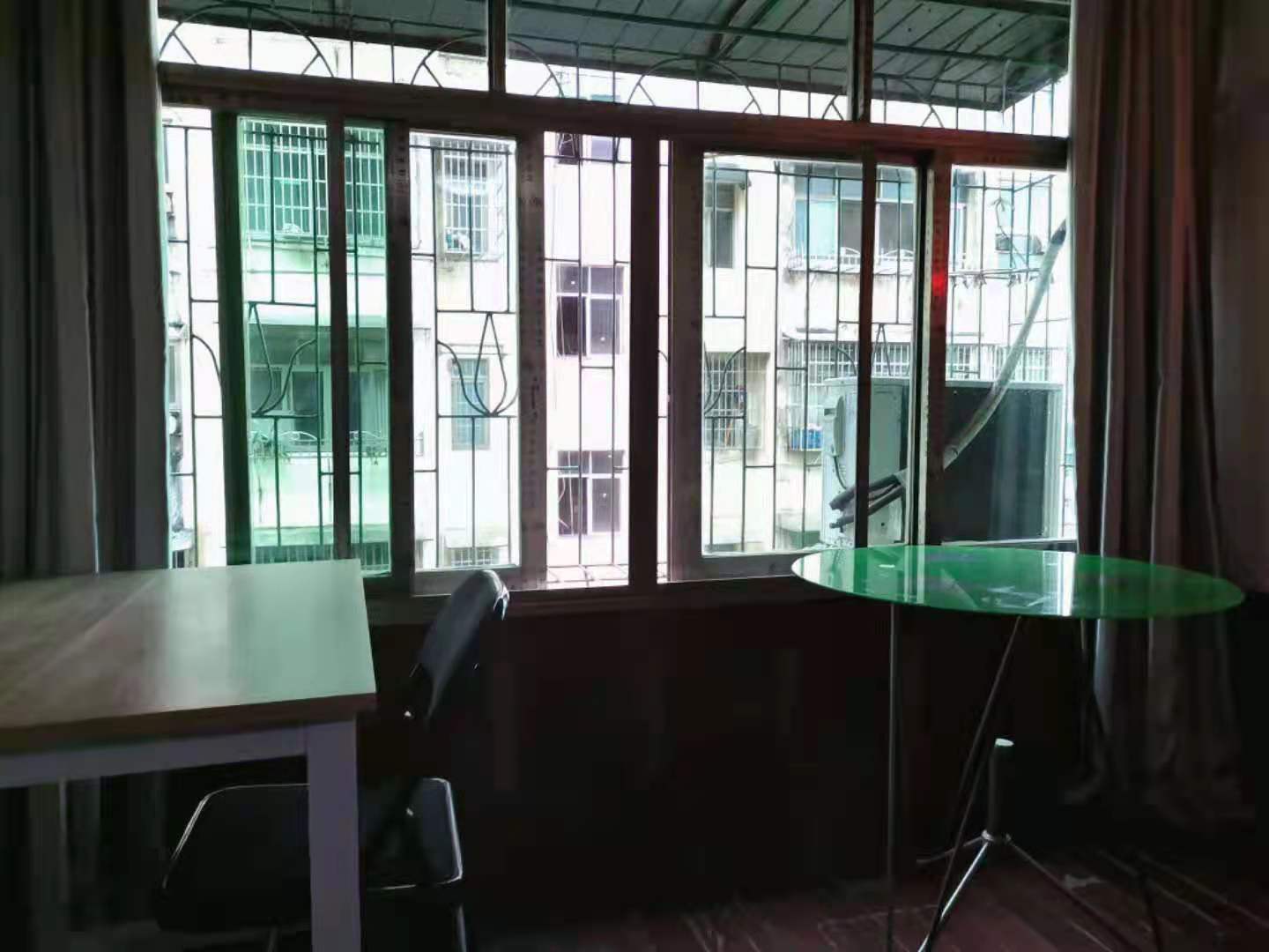 红旗小区  2室2厅1卫    1200.0元/月 红旗小区  2室2厅1卫    1200.0元/月室内图