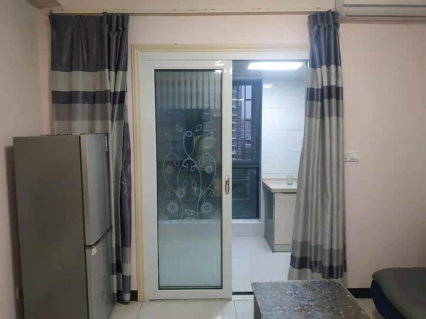 鑫天国际(鑫天偶遇)  1室1厅1卫    1400.0元/月 鑫天国际(鑫天偶遇)  1室1厅1卫    1400.0元/月