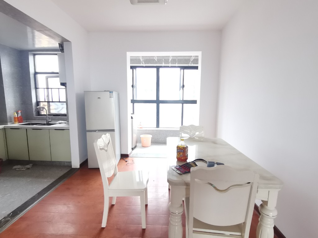 时代新城(翰林府) 3室2厅2卫 75.0万 时代新城(翰林府) 3室2厅2卫 75.0万客厅