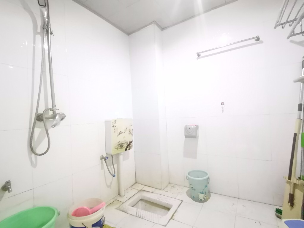 佳信小区 2室2厅1卫 1300.00元/月 佳信小区 2室2厅1卫 1300.00元/月室内图