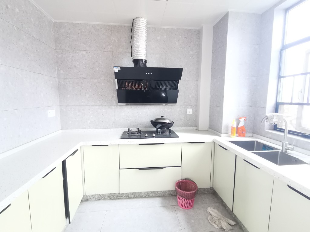 时代新城(翰林府) 3室2厅2卫 75.0万 时代新城(翰林府) 3室2厅2卫 75.0万客厅