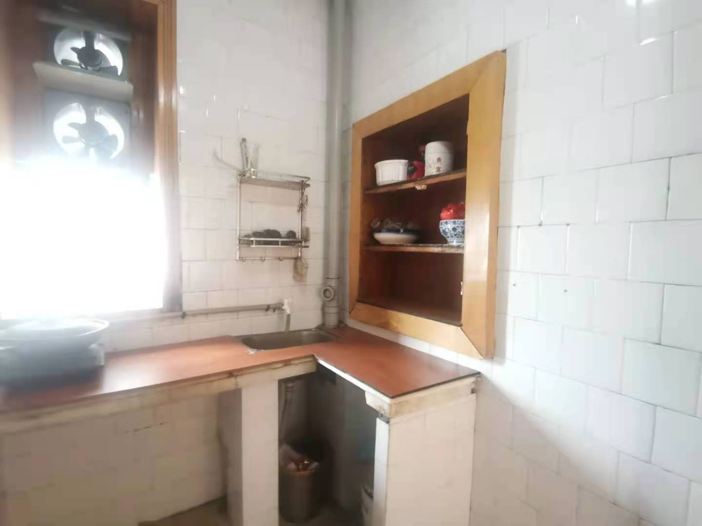 市政公司家属房  3室2厅1卫    1000.0元/月 市政公司家属房  3室2厅1卫    1000.0元/月室内图