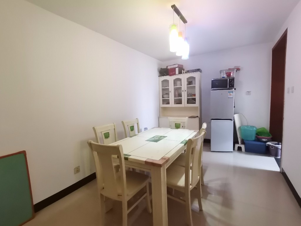 佳信小区 2室2厅1卫 1300.00元/月 佳信小区 2室2厅1卫 1300.00元/月室内图