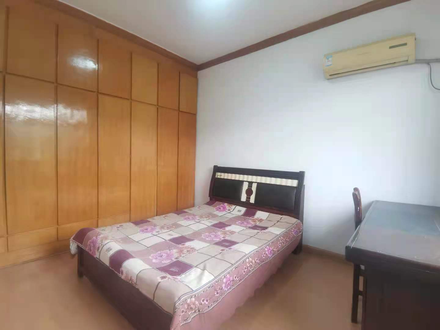 市政公司家属房  3室2厅1卫    1000.0元/月 市政公司家属房  3室2厅1卫    1000.0元/月室内图