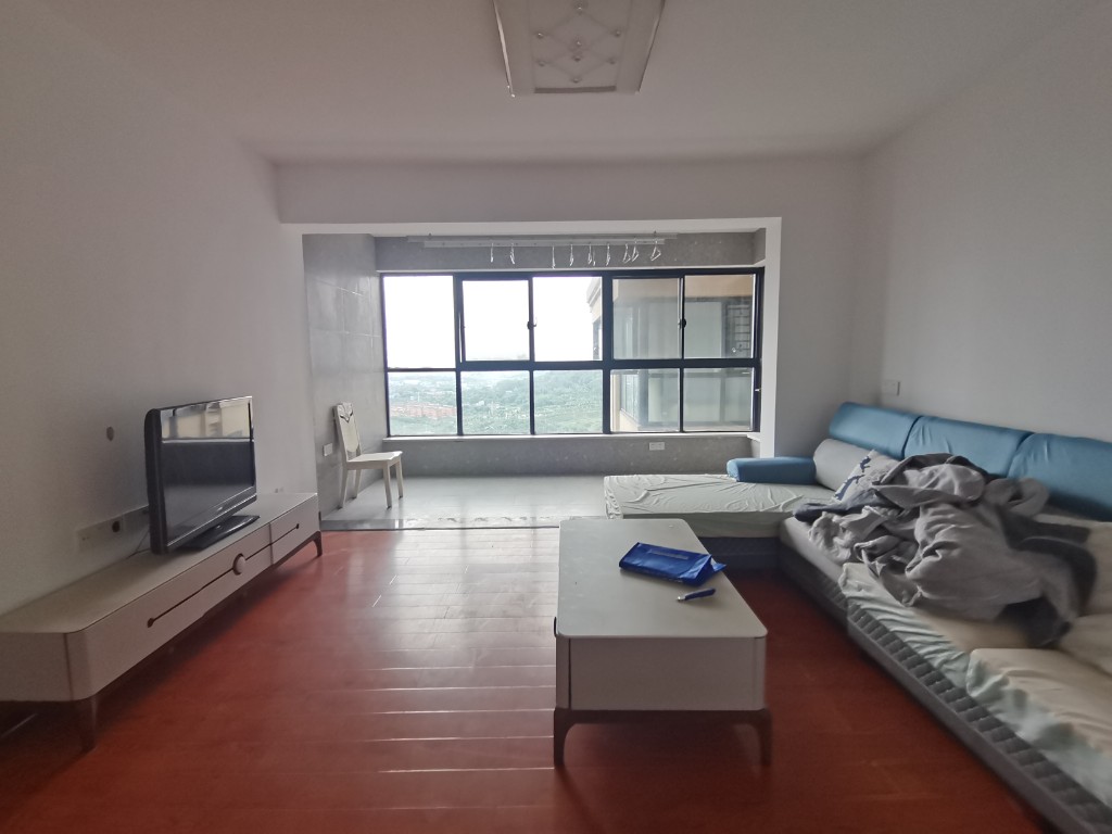 时代新城(翰林府) 3室2厅2卫 75.0万 时代新城(翰林府) 3室2厅2卫 75.0万客厅