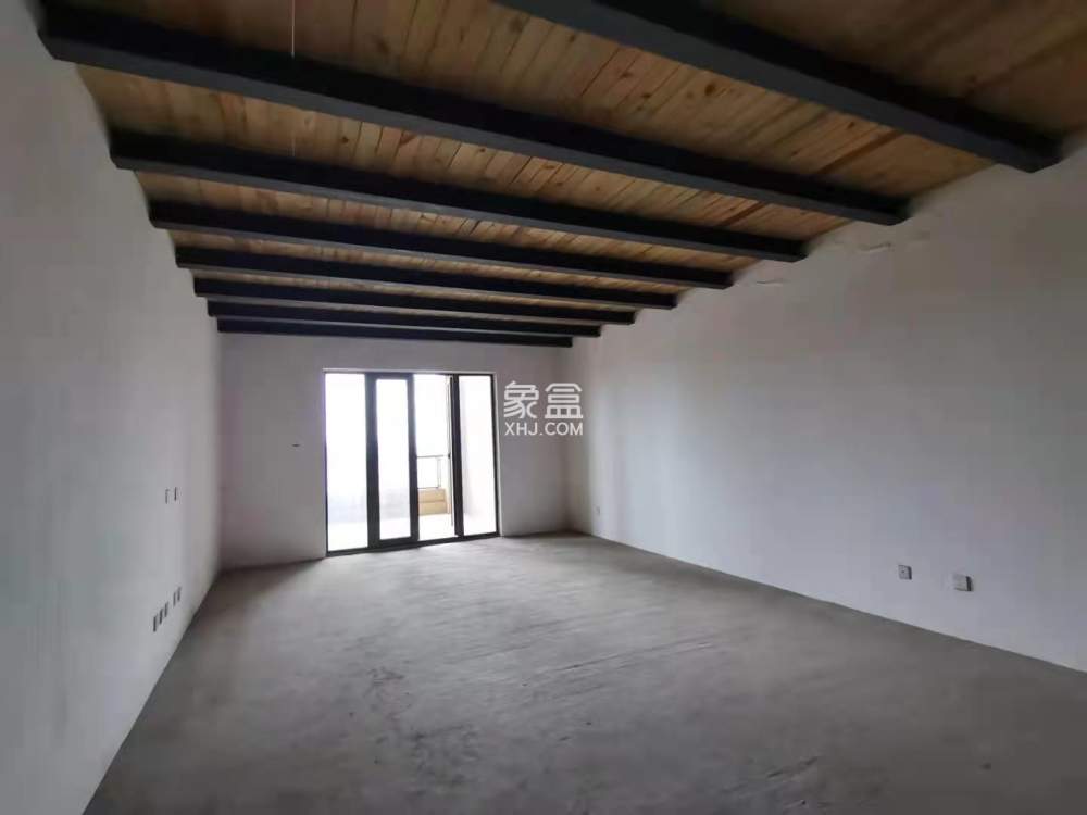 南湖国际4期  4室2厅2卫    420.0万