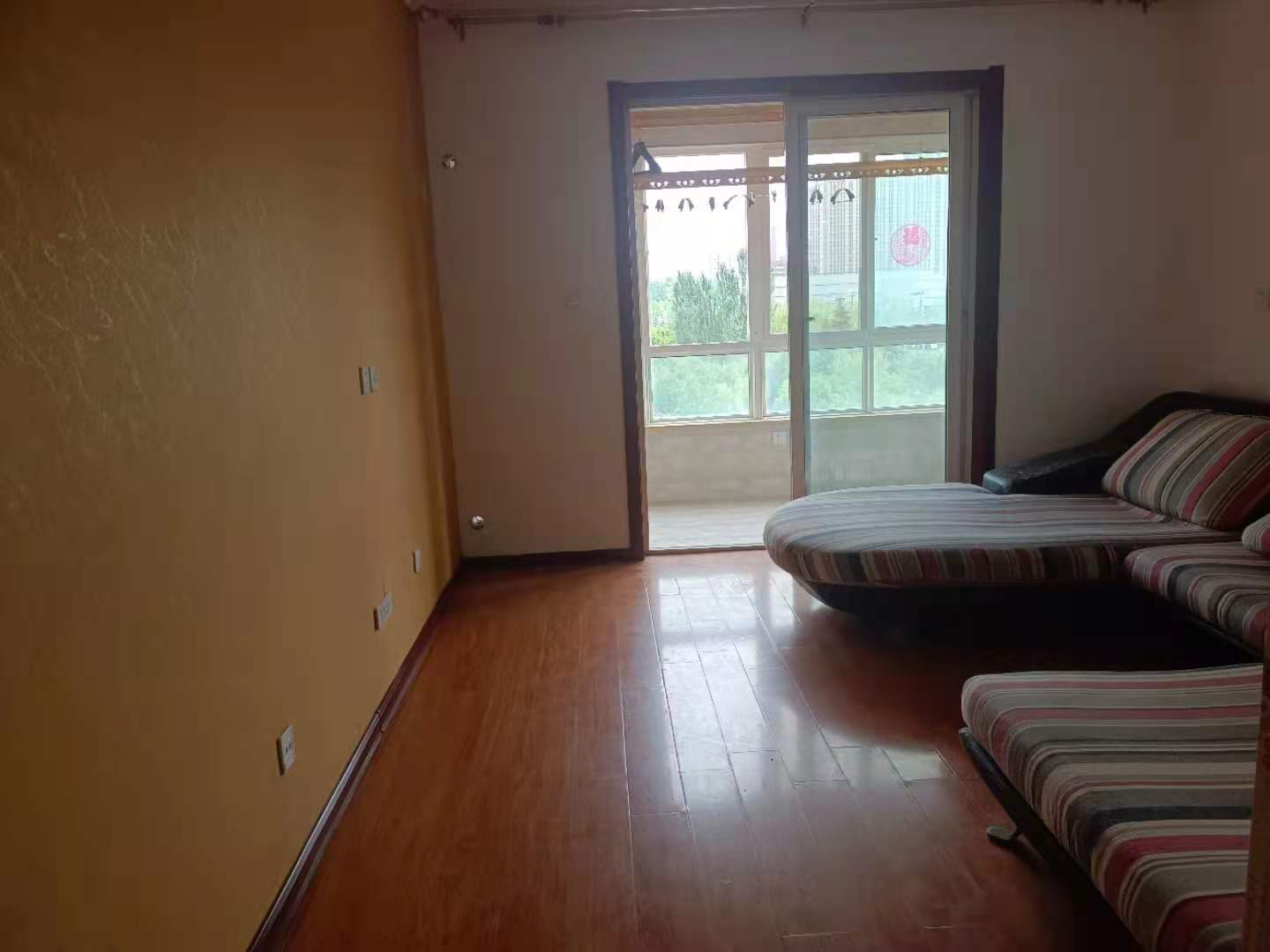 羊头镇安置小区 2室2厅1卫 2400.00元/月 羊头镇安置小区 2室2厅1卫 2400.00元/月室内图