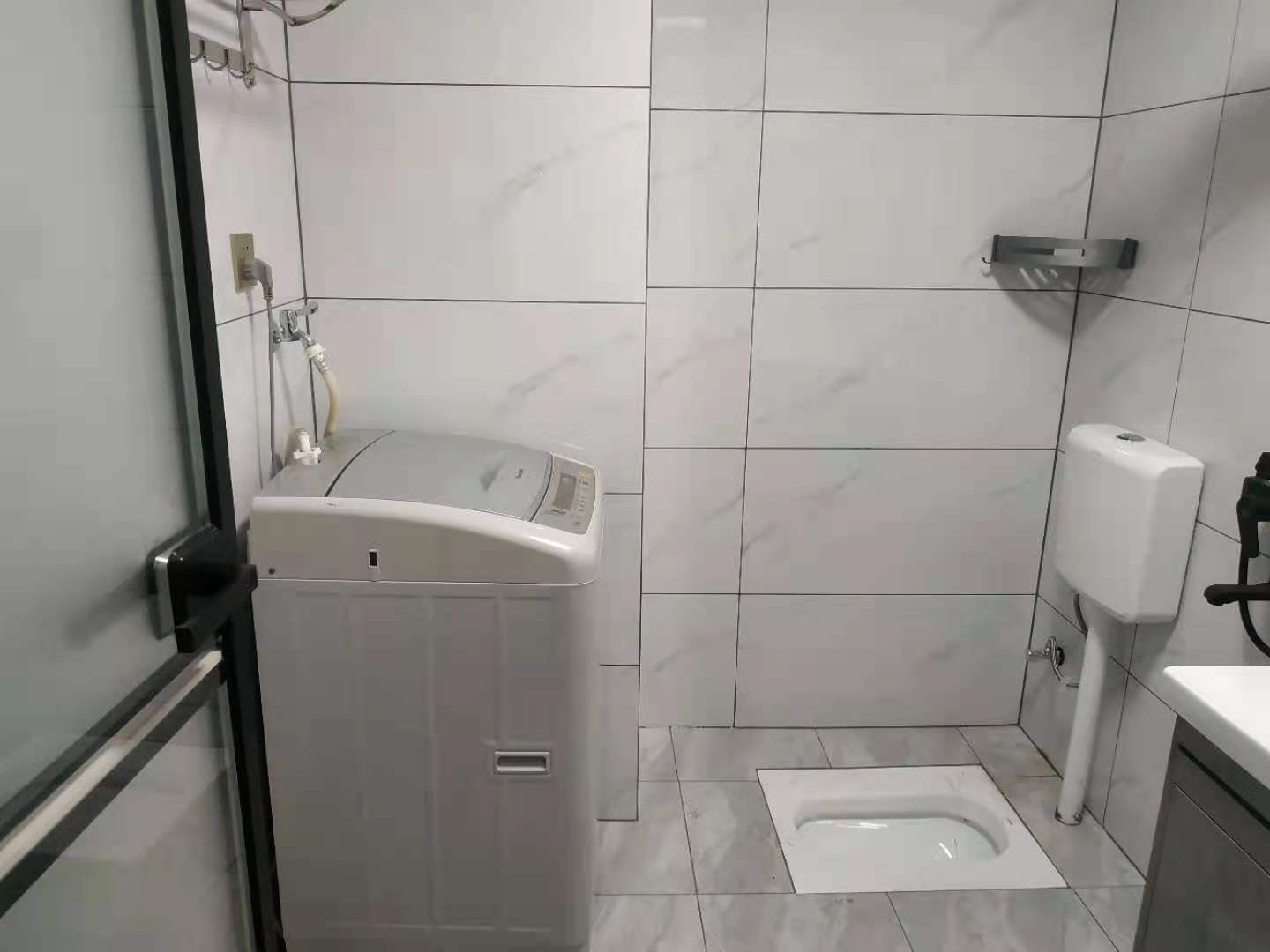 香格里拉  1室1厅1卫    1400.0元/月 香格里拉  1室1厅1卫    1400.0元/月室内图