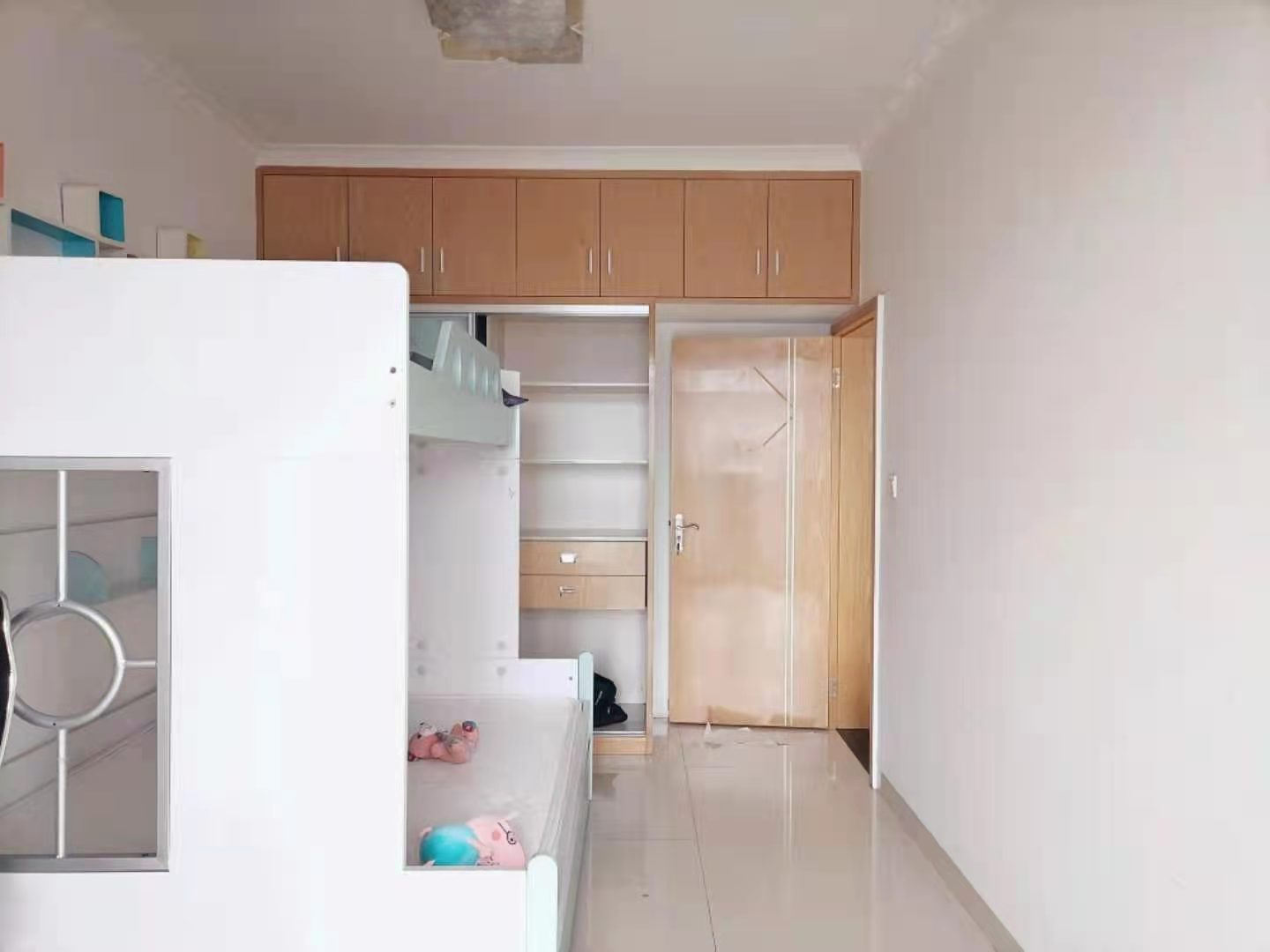 华新苑  2室2厅1卫    1700.0元/月 华新苑  2室2厅1卫    1700.0元/月室内图