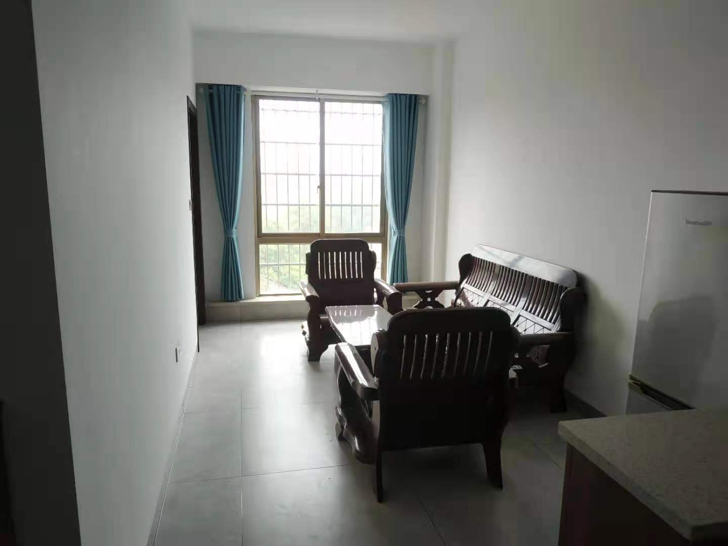 香格里拉  1室1厅1卫    1400.0元/月 香格里拉  1室1厅1卫    1400.0元/月室内图