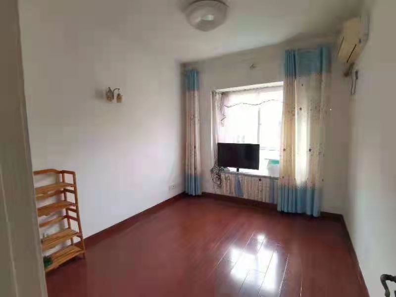 市委家属区东院 5室3厅3卫 120.0万 市委家属区东院 5室3厅3卫 120.0万卫生间