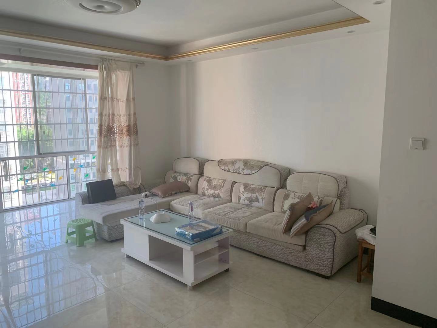 香山红叶  3室2厅2卫    75.8万 香山红叶  3室2厅2卫    75.8万阳台