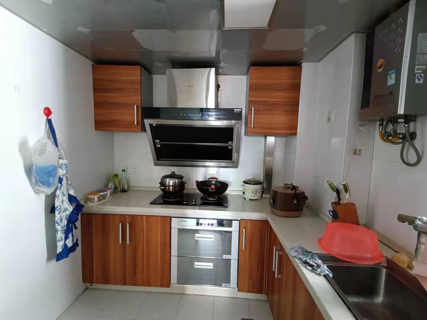 文化园三期 2室2厅1卫 1600.0元/月 文化园三期 2室2厅1卫 1600.0元/月室内图