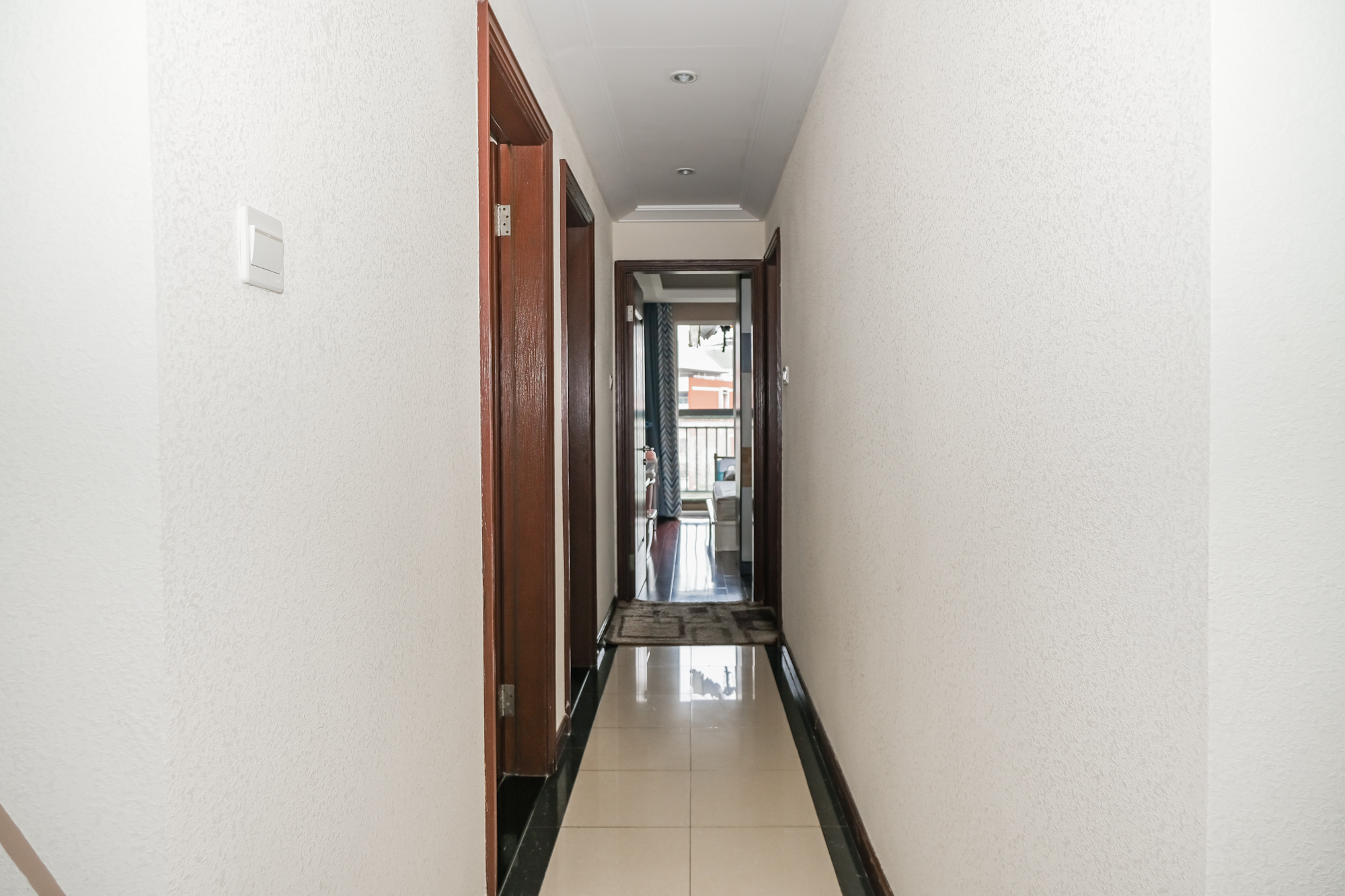 郡原居里  3室2厅1卫   83.00万阳台