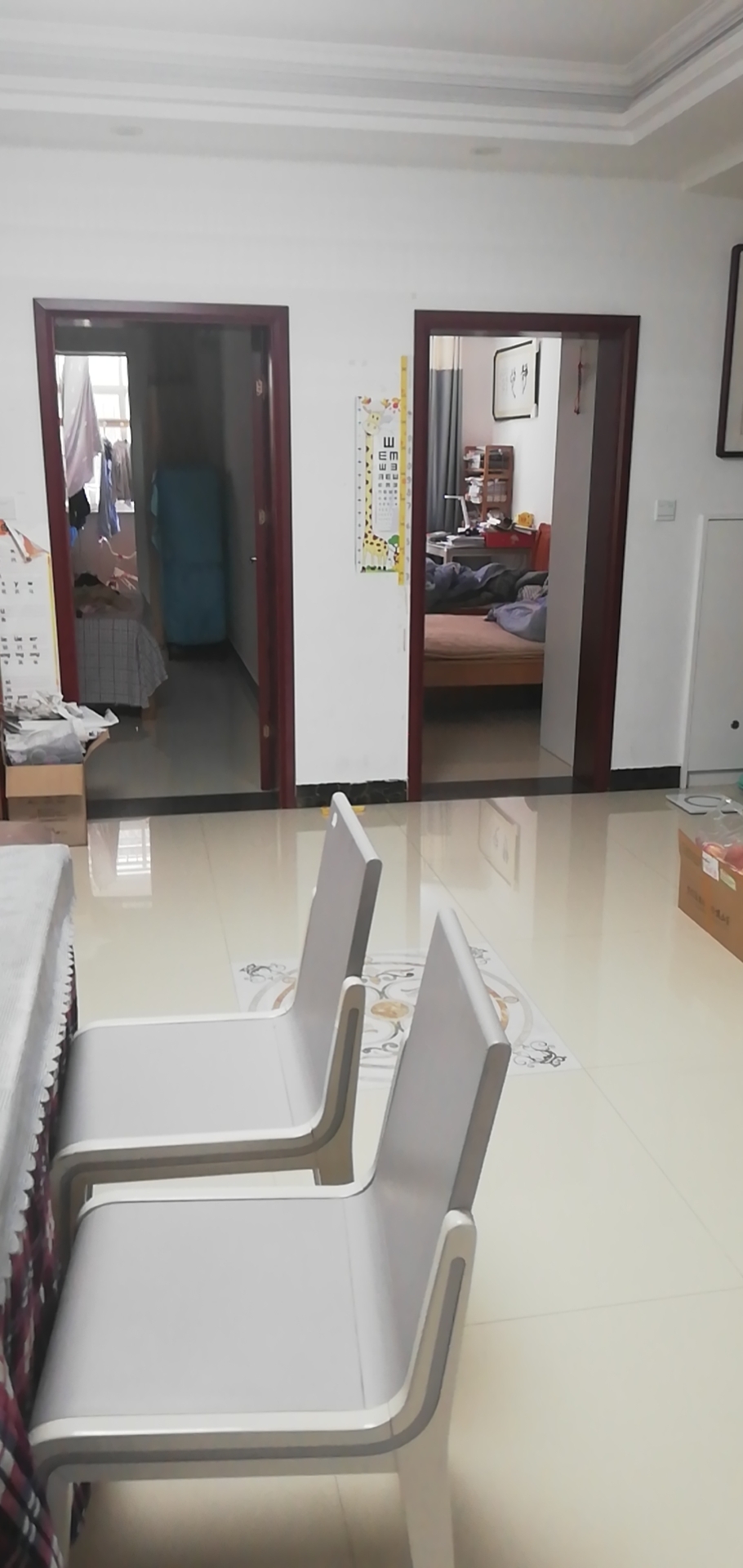 八方茗苑  4室2厅1卫   58.80万客厅