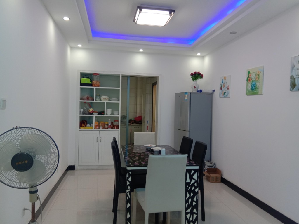 中天花园 3室2厅2卫 77.8万 中天花园 3室2厅2卫 77.8万客厅