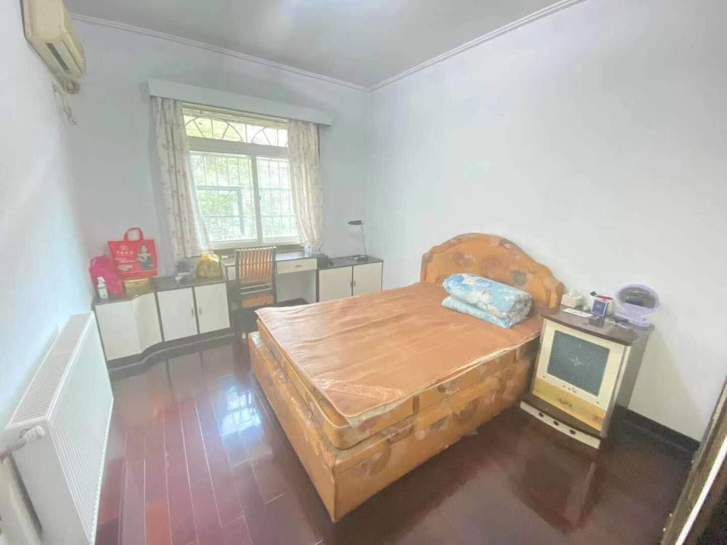 跃进村 3室2厅1卫 53.8万 跃进村 3室2厅1卫 53.8万客厅