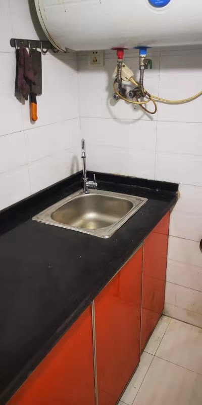 百合嘉园 1室1厅1卫 700.00元/月 百合嘉园 1室1厅1卫 700.00元/月室内图