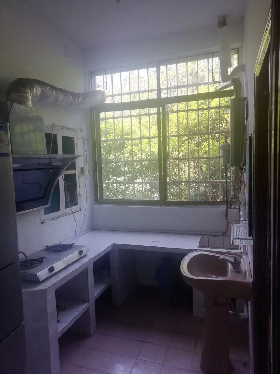 农业农机学校院内家属楼 3室1厅1卫 32.0万 农业农机学校院内家属楼 3室1厅1卫 32.0万厨房