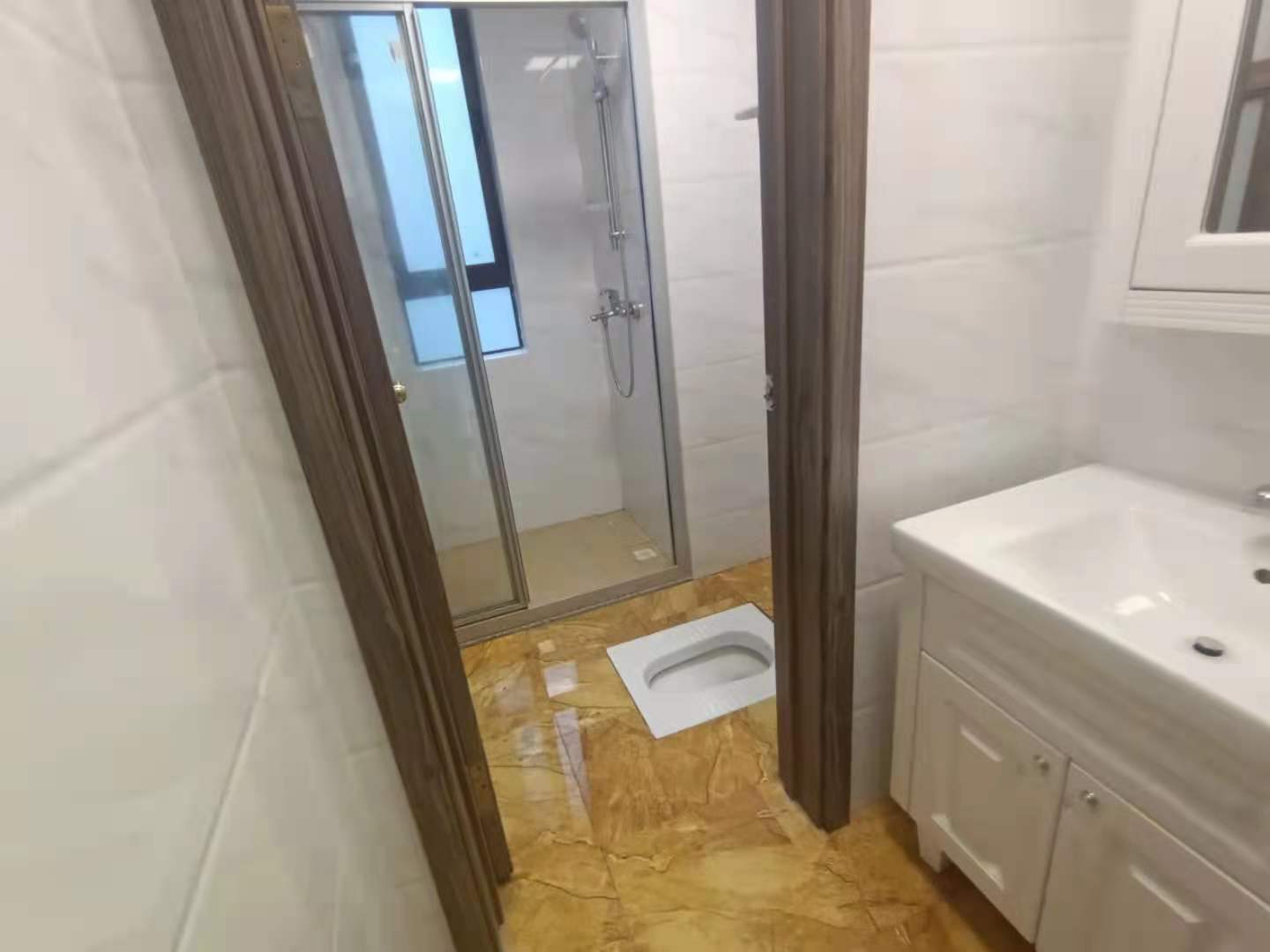 华耀碧桂园十里江湾观澜  4室2厅3卫   105.80万卫生间