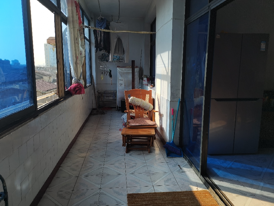 桃源临江花园小区 3室2厅1卫 39.8万 桃源临江花园小区 3室2厅1卫 39.8万阳台