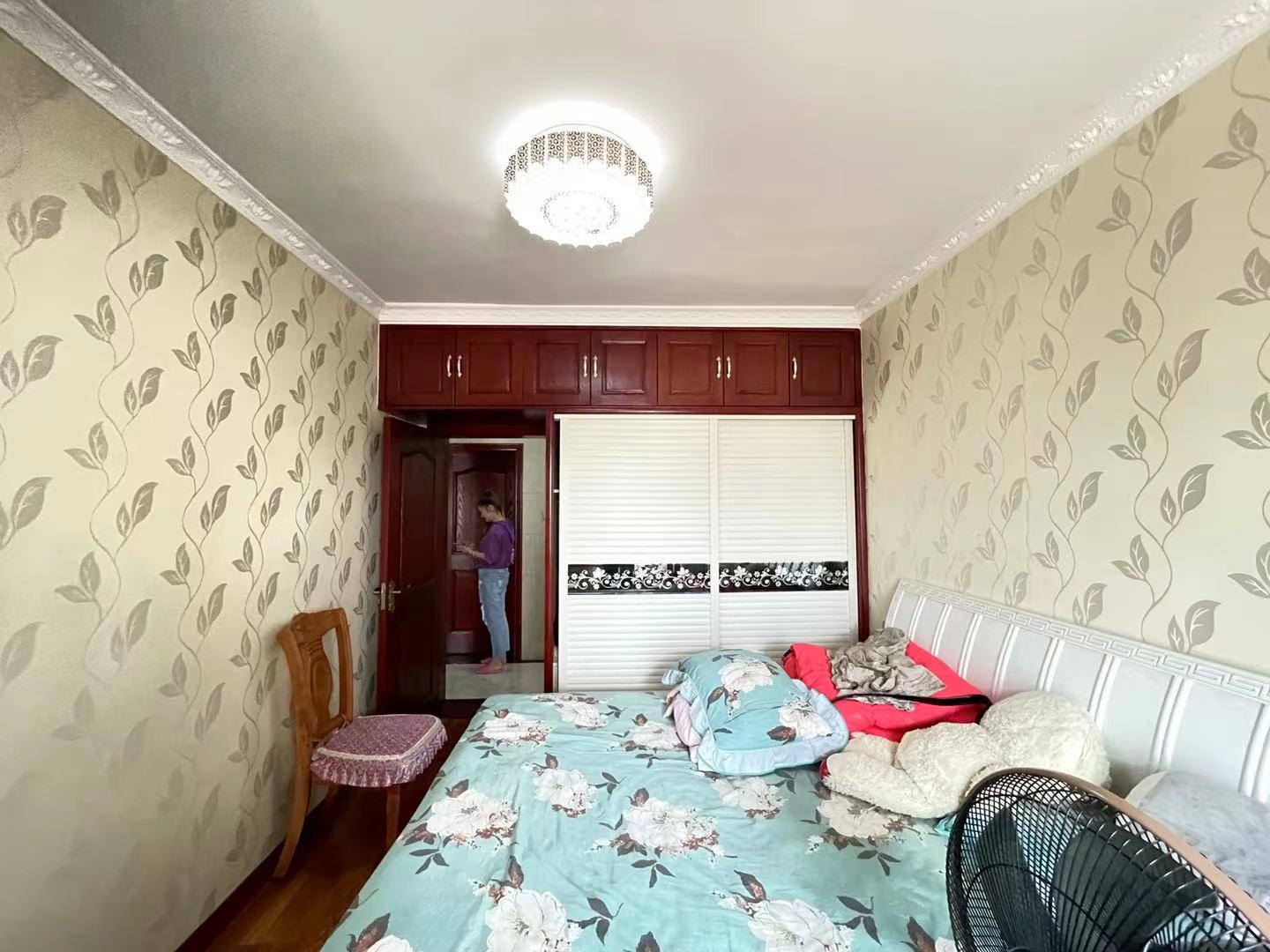 孙水明珠  4室2厅2卫    90.0万 孙水明珠  4室2厅2卫    90.0万卧室