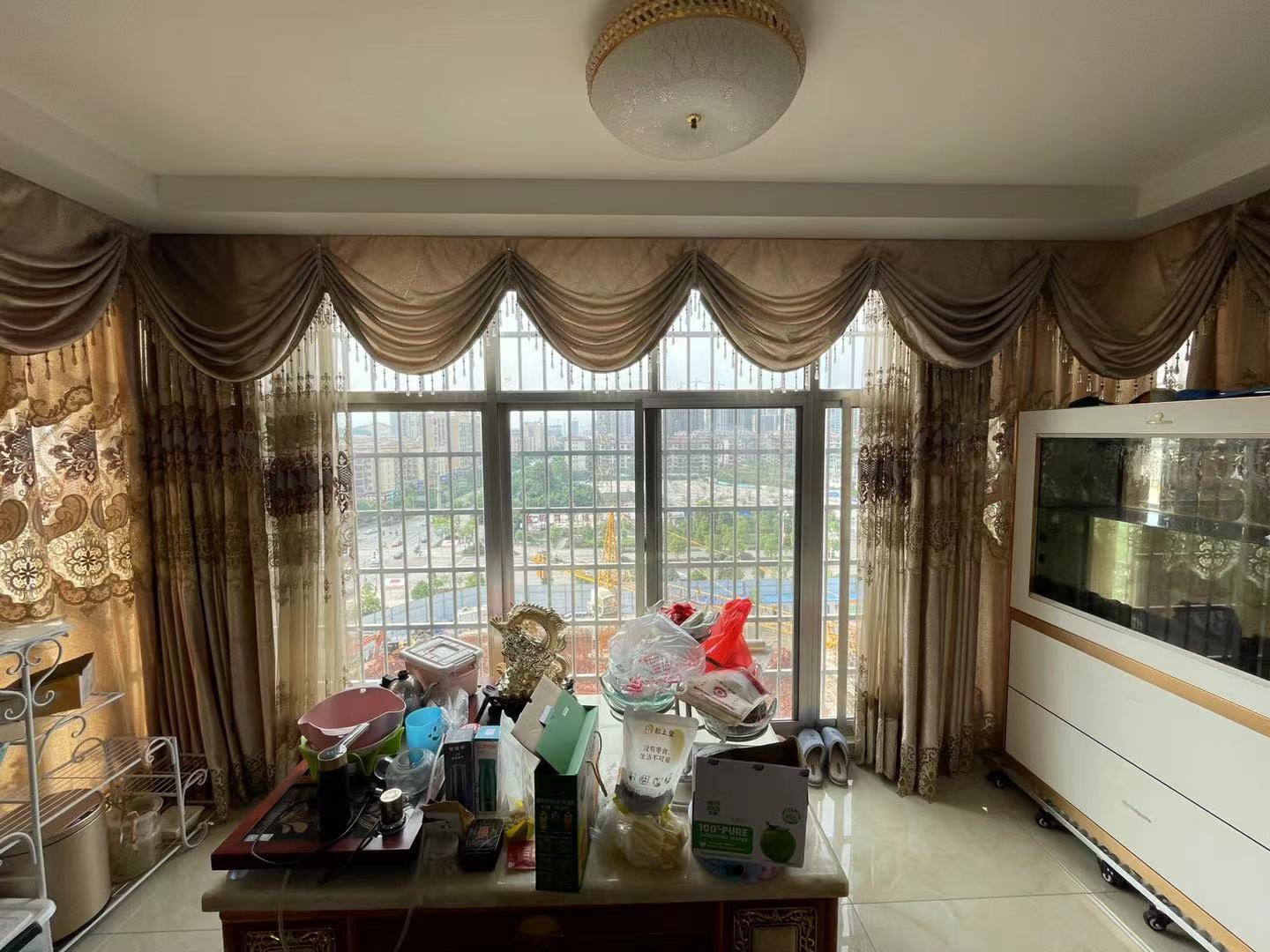 孙水明珠  4室2厅2卫    90.0万 孙水明珠  4室2厅2卫    90.0万阳台