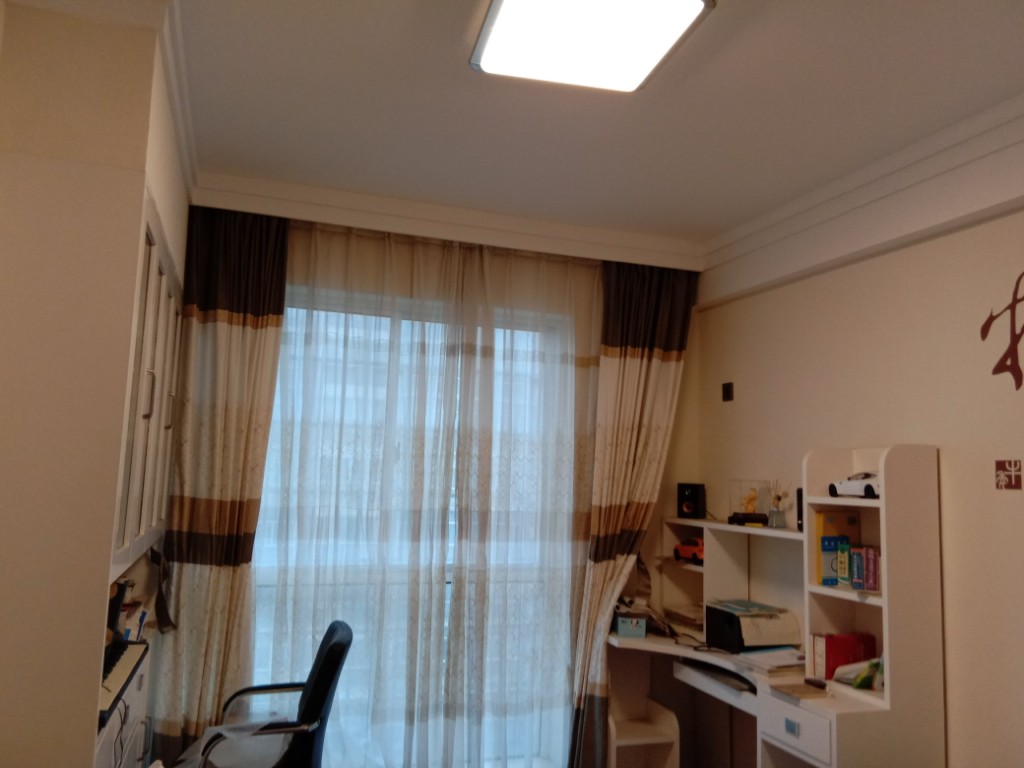 御景园  4室2厅2卫   120.00万卧室