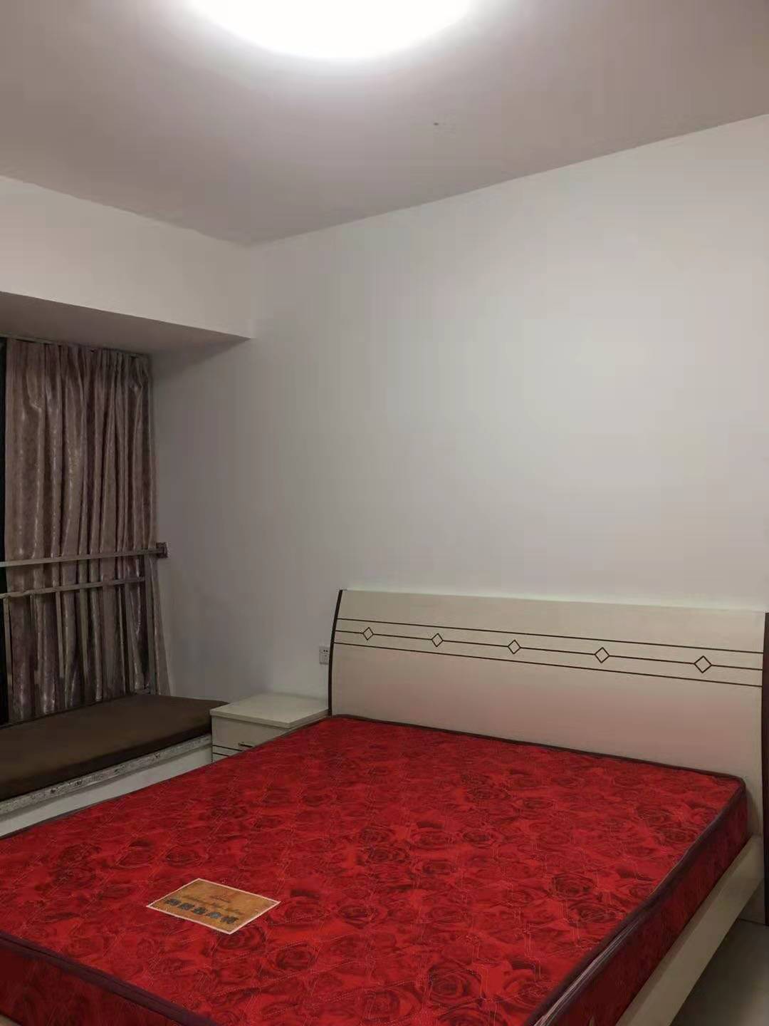 桃花里 1室1厅1卫 1300.0元/月 桃花里 1室1厅1卫 1300.0元/月室内图