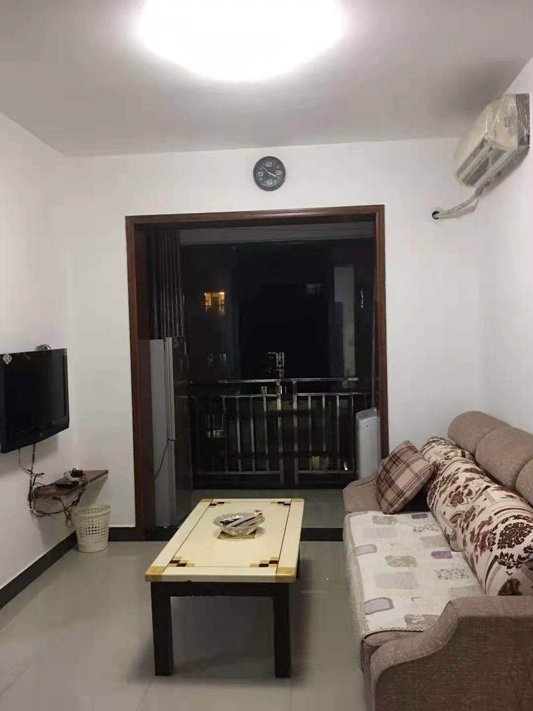 桃花里  1室1厅1卫    1300.0元/月 桃花里  1室1厅1卫    1300.0元/月室内图