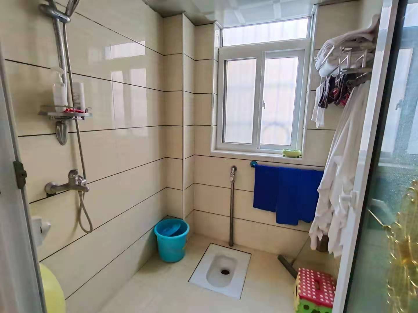 荷花庭院 3室2厅1卫 55.8万 荷花庭院 3室2厅1卫 55.8万卫生间