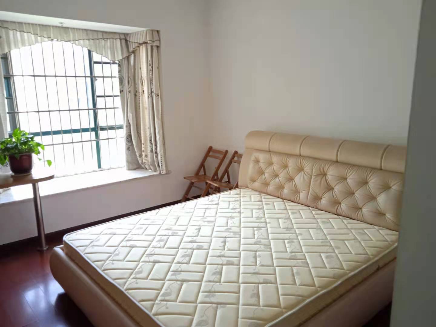 新城国际 3室1厅1卫 2500.0元/月 新城国际 3室1厅1卫 2500.0元/月室内图