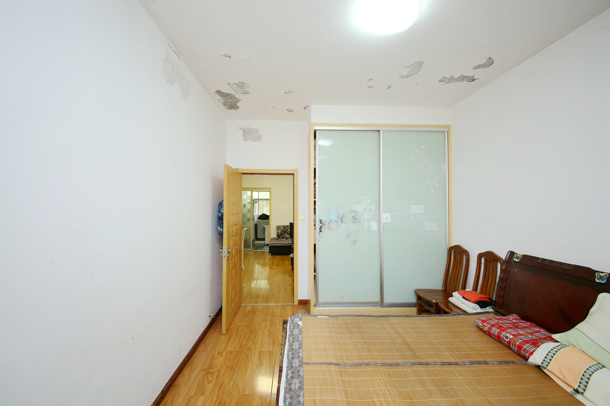 省建苑小區(qū)  3室1廳1衛(wèi)    65.0萬主臥
