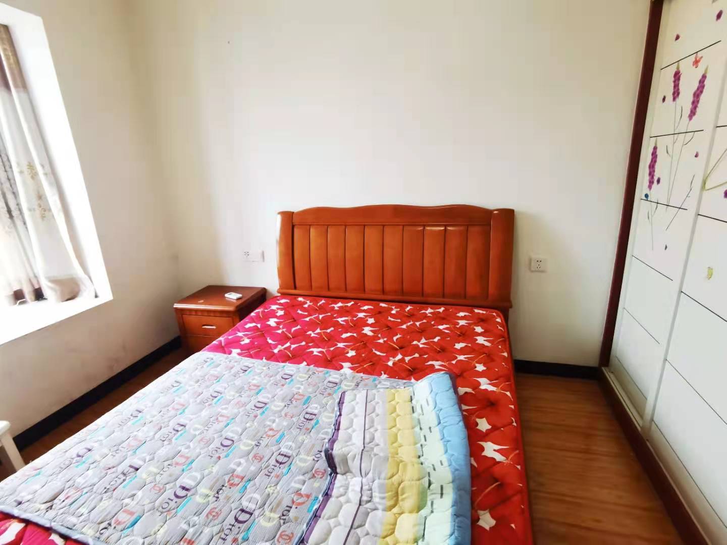 南郡雅园  3室2厅1卫    1800.0元/月室内图