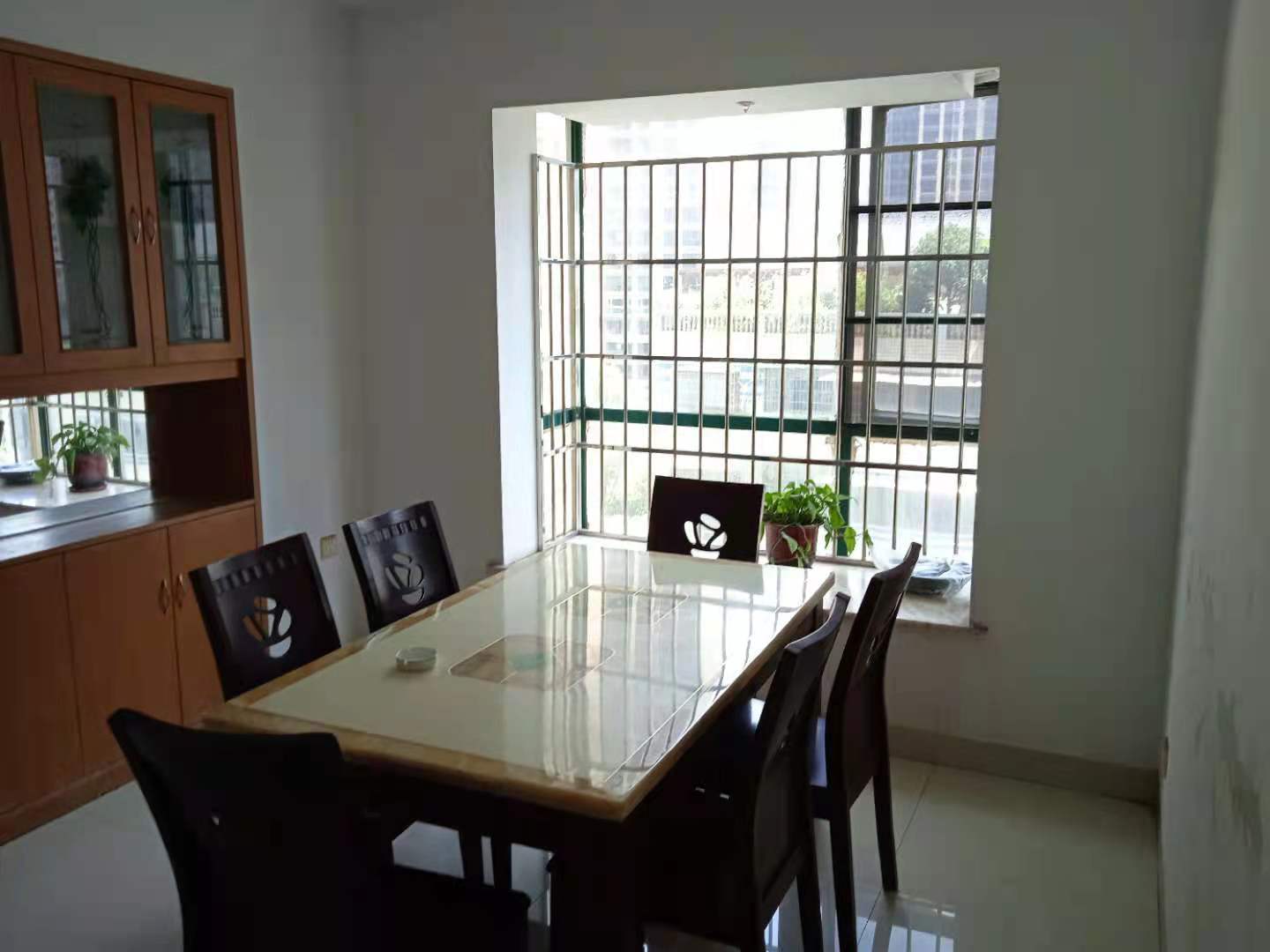 新城国际 3室1厅1卫 2500.0元/月 新城国际 3室1厅1卫 2500.0元/月室内图