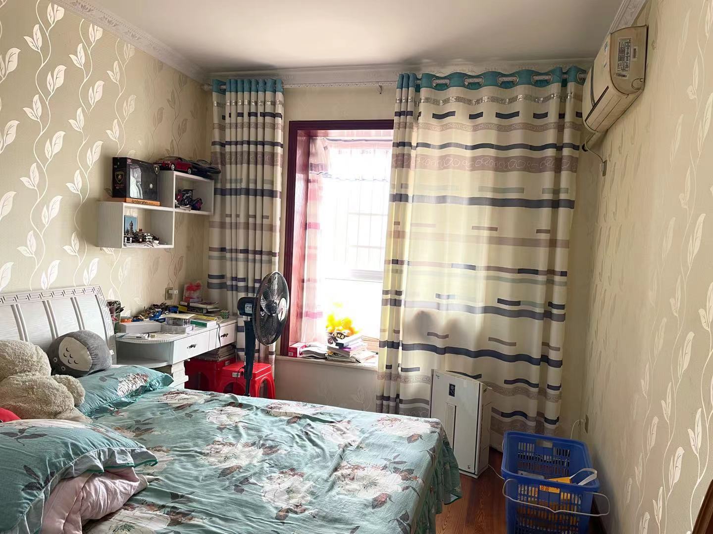 孙水明珠  4室2厅2卫    90.0万 孙水明珠  4室2厅2卫    90.0万卧室