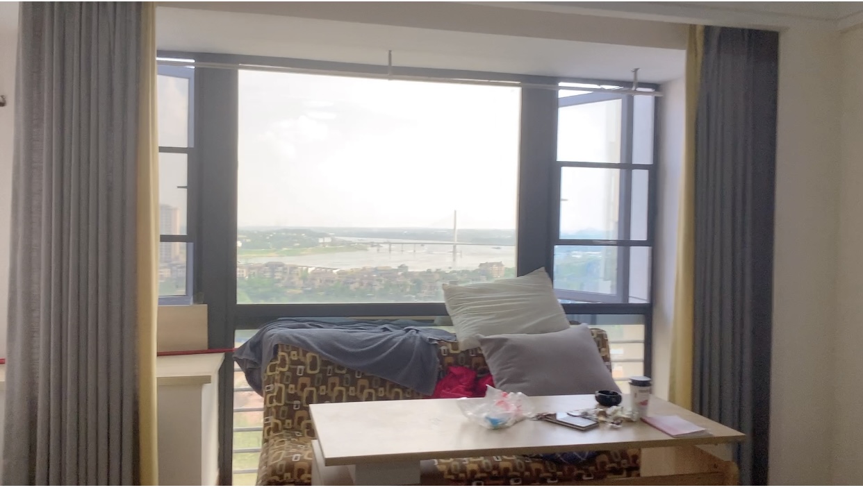 湘江名都 1室1厅1卫 36.0万 湘江名都 1室1厅1卫 36.0万客厅