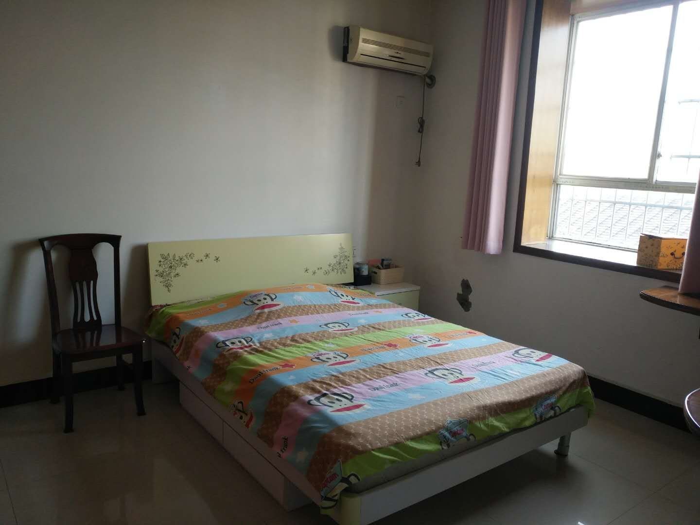 康泰花园  3室2厅2卫    67.8万 康泰花园  3室2厅2卫    67.8万卧室