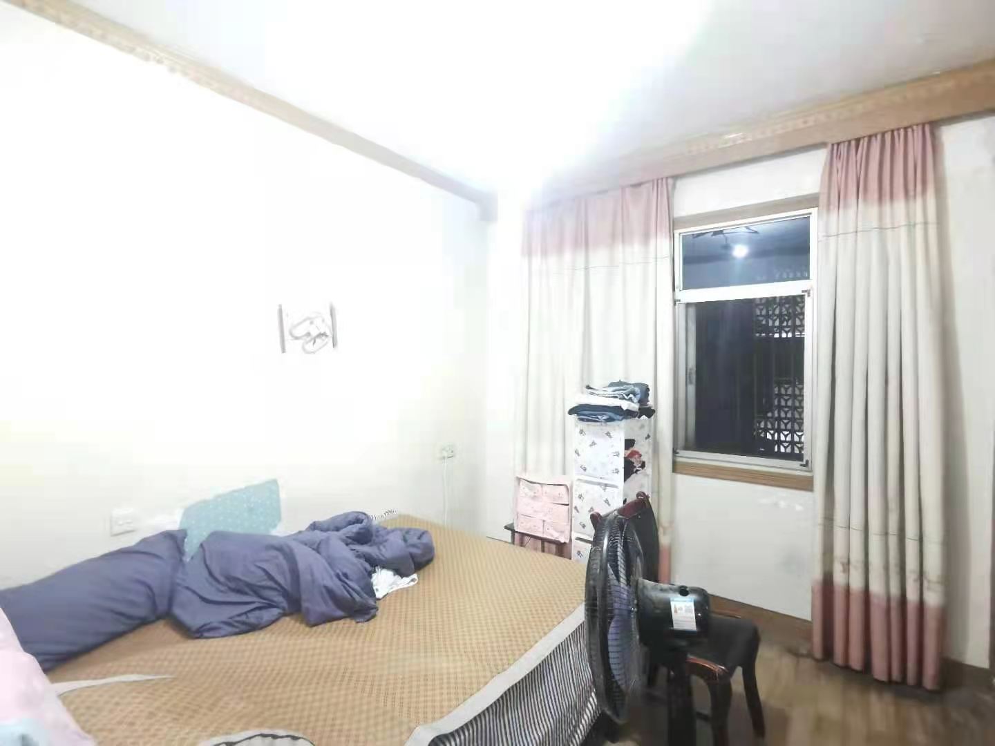 秧田咀 3室2厅1卫 33.0万 秧田咀 3室2厅1卫 33.0万客厅