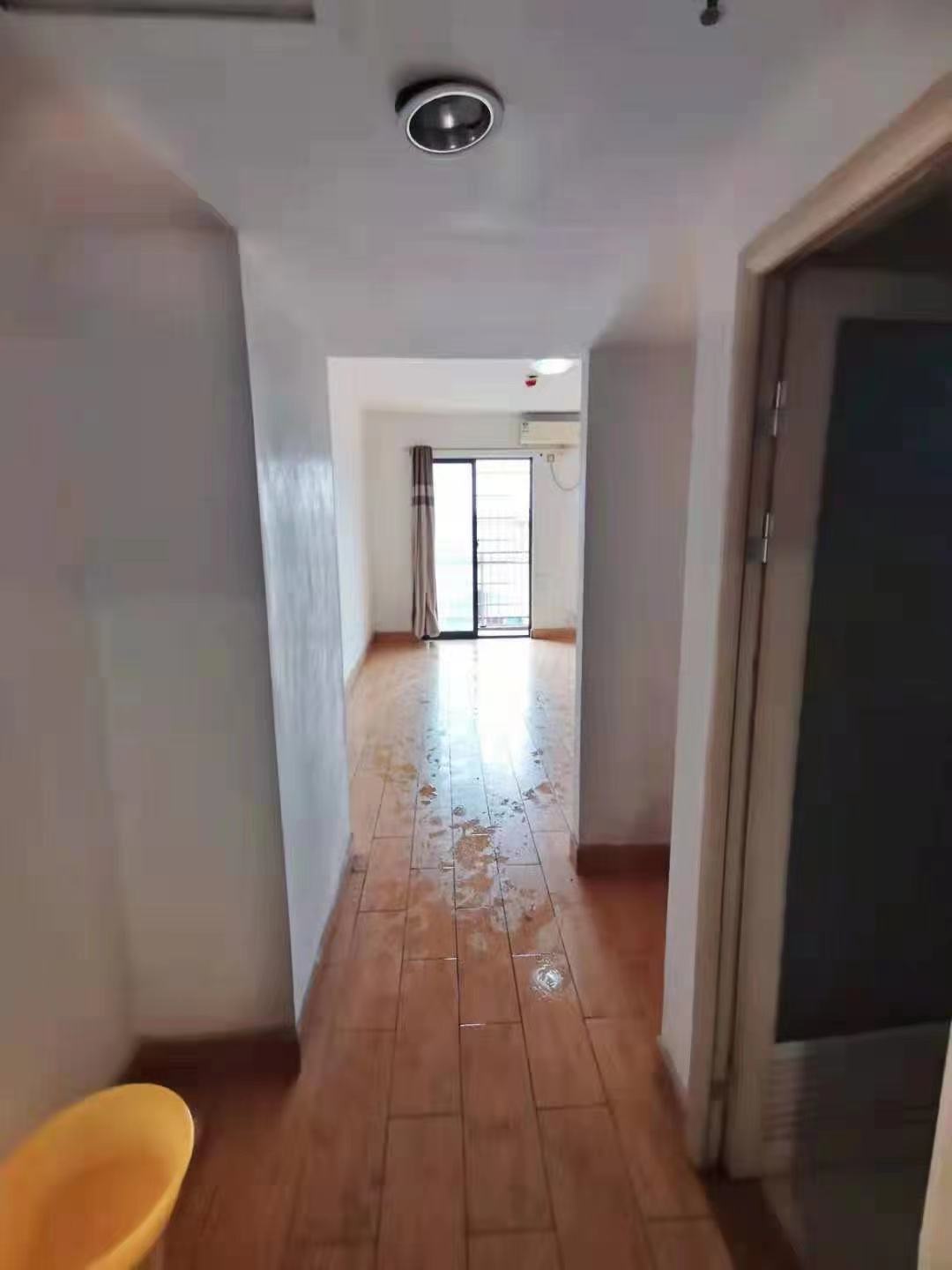 万豪城市花园 1室1厅1卫 32.8万 万豪城市花园 1室1厅1卫 32.8万客厅