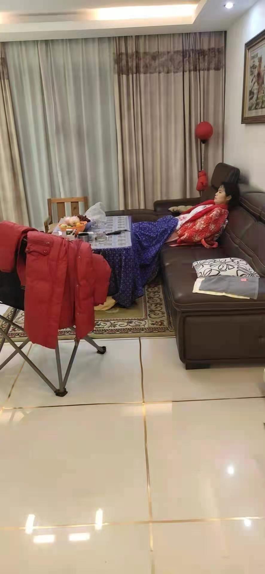 世纪花城 3室2厅1卫 66.8万 世纪花城 3室2厅1卫 66.8万客厅