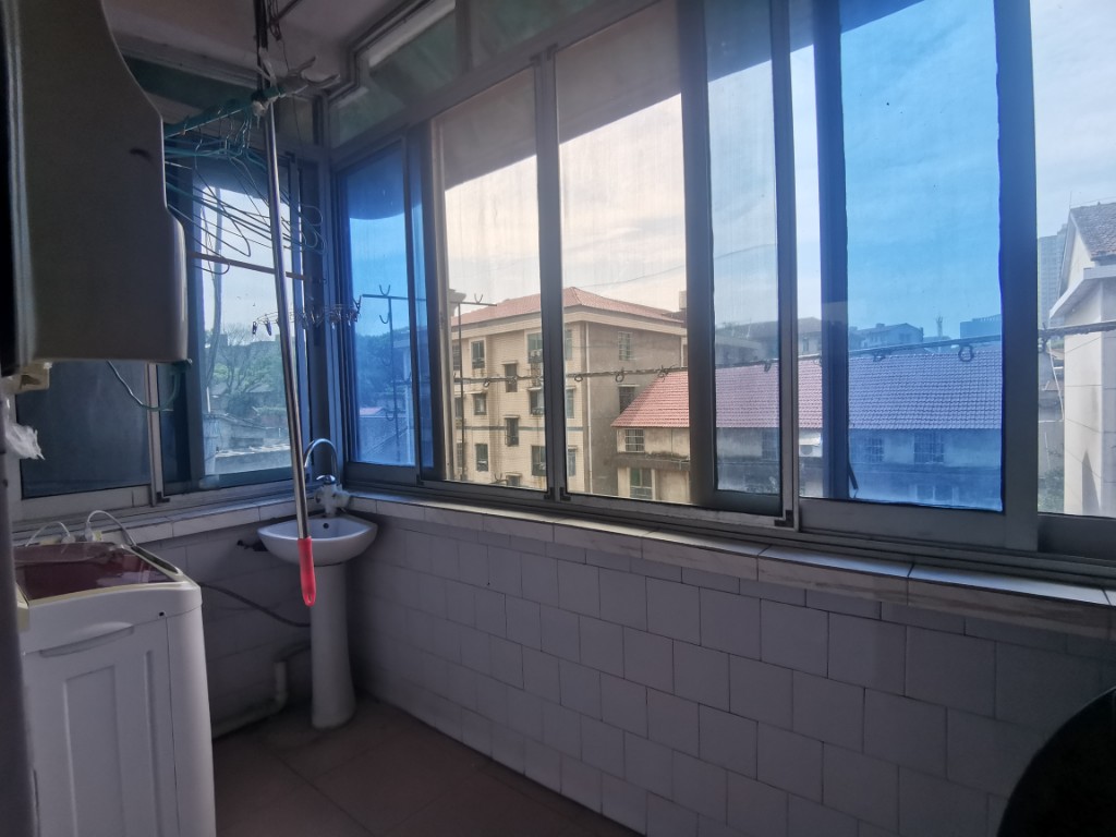 老市政府家属楼(机关三院) 3室2厅1卫 800.0元/月 老市政府家属楼(机关三院) 3室2厅1卫 800.0元/月室内图