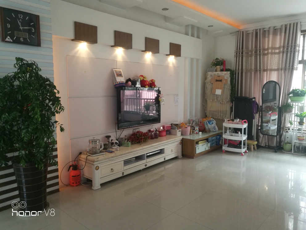 丽景花园  3室2厅2卫    63.8万 丽景花园  3室2厅2卫    63.8万