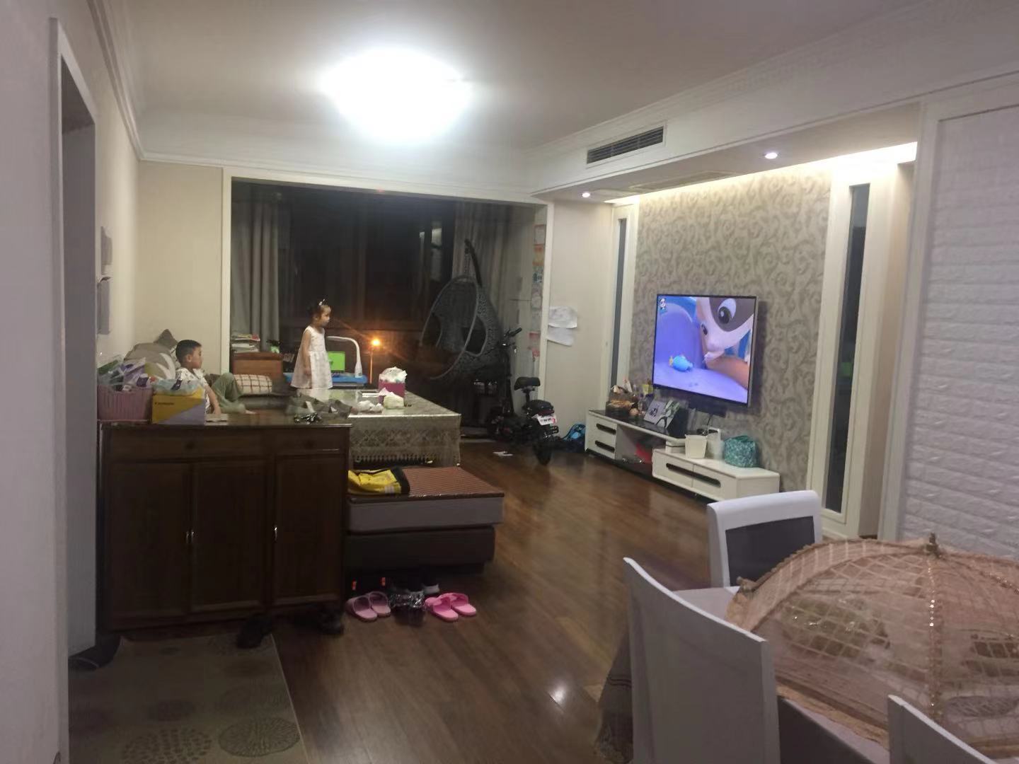 湾田和悦  3室2厅2卫    105.0万 湾田和悦  3室2厅2卫    105.0万客厅