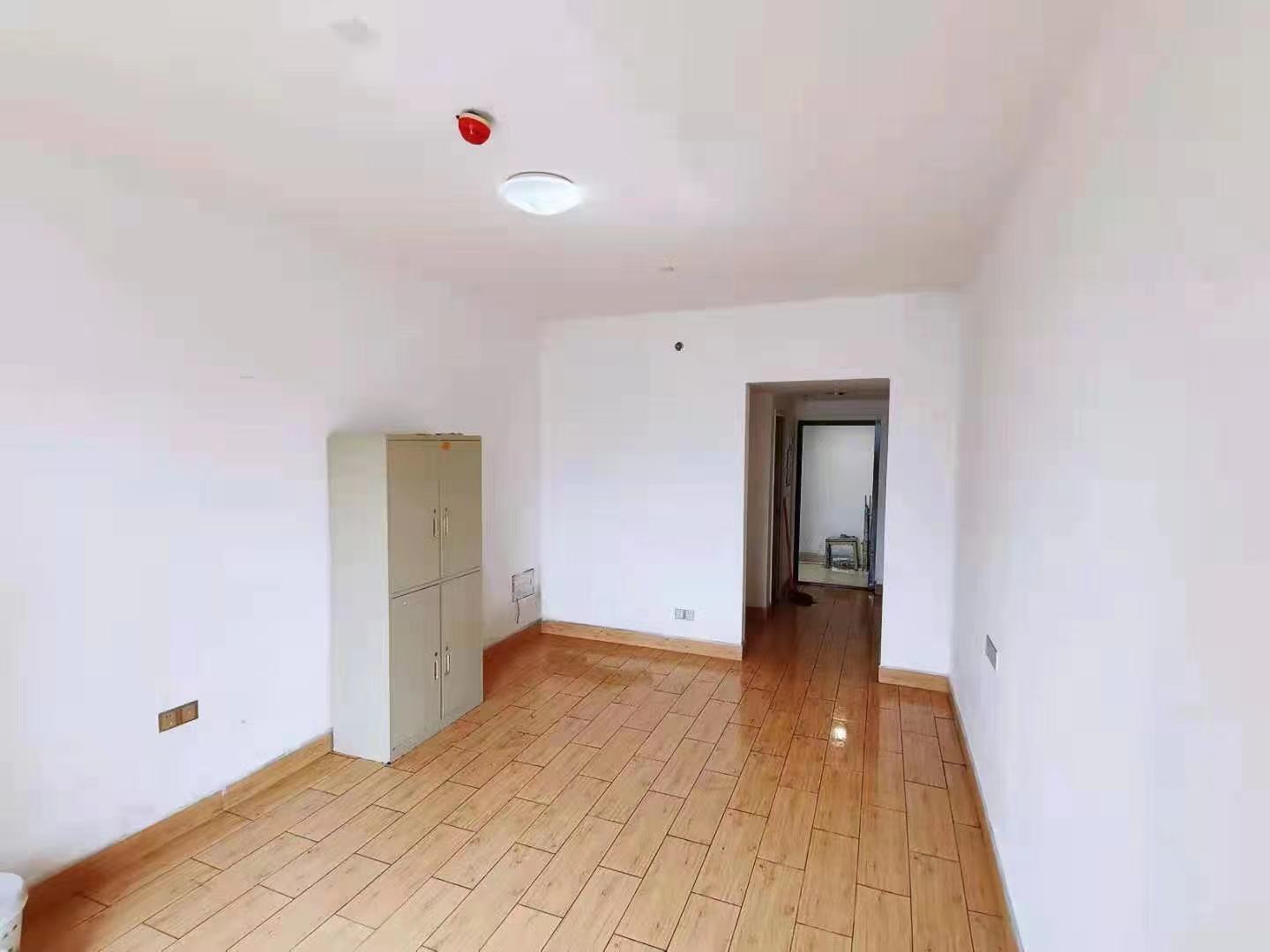 万豪城市花园 1室1厅1卫 32.8万 万豪城市花园 1室1厅1卫 32.8万客厅