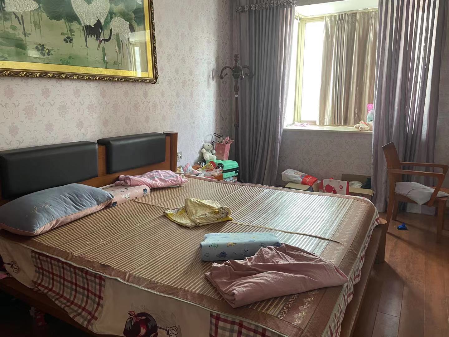 世纪花城  3室2厅1卫    90.8万卧室