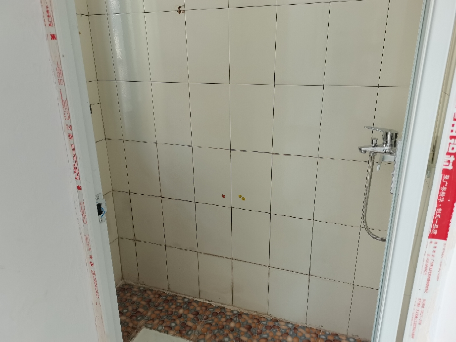 碧水馨城 3室2厅1卫 48.8万 碧水馨城 3室2厅1卫 48.8万卫生间